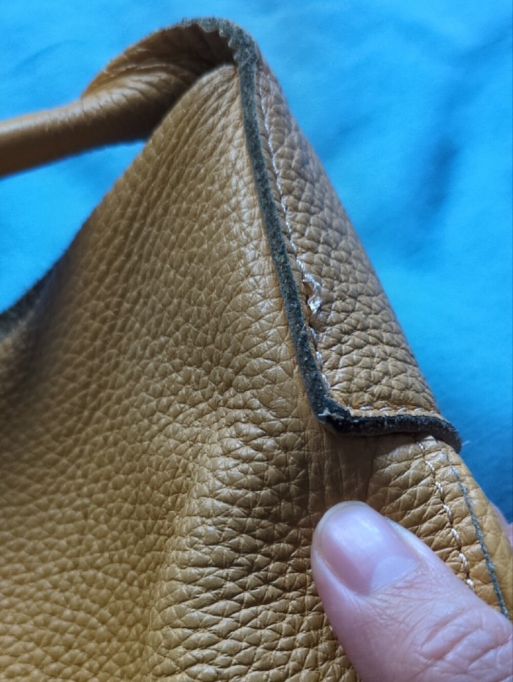 Mustard Yellow Leather Hobo Shoulder Bag - Women - Picture 6 of 14